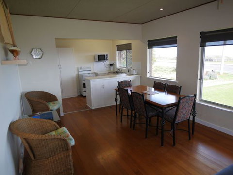 Century 21 SouthCoast: Moana Blue - Lightning Ridge Tourism 81