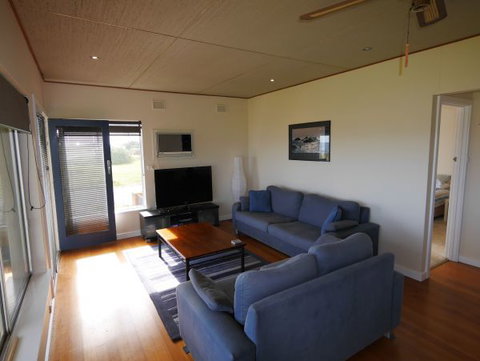 Century 21 SouthCoast: Moana Blue - Lightning Ridge Tourism 82