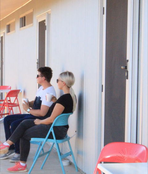 Cooper's Country Lodge - Lightning Ridge Tourism 1