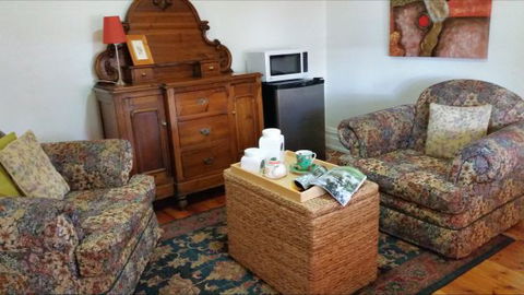 Rushton Cottage Bed And Breakfast - Lightning Ridge Tourism 4
