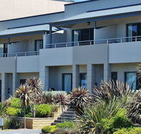 Pier Number 10 - Lightning Ridge Tourism