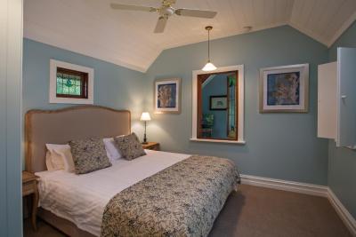 Oak Tree Lodge - Lightning Ridge Tourism 10