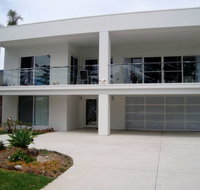 The White House - Shellharbour Village - Lightning Ridge Tourism