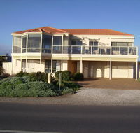 Century 21 SouthCoast Hayman - Lightning Ridge Tourism