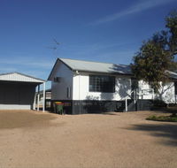 Decked Out - Lightning Ridge Tourism
