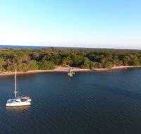 Dux Anchorage South Stradbroke Island - Lightning Ridge Tourism