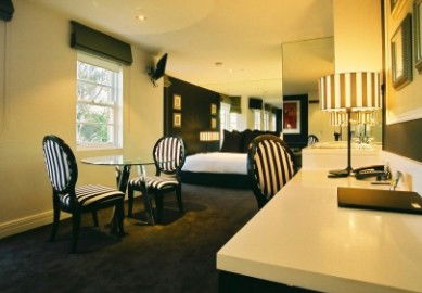 Quest East Melbourne - Lightning Ridge Tourism 4