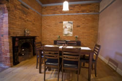 Florennes Heritage Cottage - Lightning Ridge Tourism 2