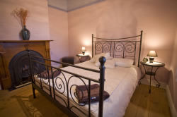 Florennes Heritage Cottage - Lightning Ridge Tourism 5