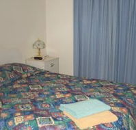 Carn Court Holiday Apartments - Lightning Ridge Tourism
