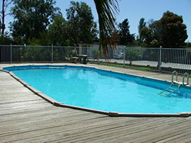 Lazy River Motor Inn - Lightning Ridge Tourism 3