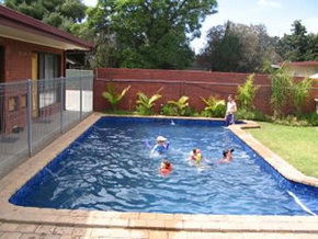 Golden Chain Murray River Motel - Lightning Ridge Tourism 3