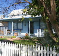 Penny's Cottage - Lightning Ridge Tourism