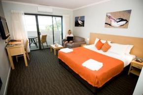 Manly Marina Cove Motel - Lightning Ridge Tourism 2