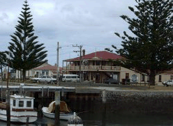 Port Albert Hotel - Lightning Ridge Tourism