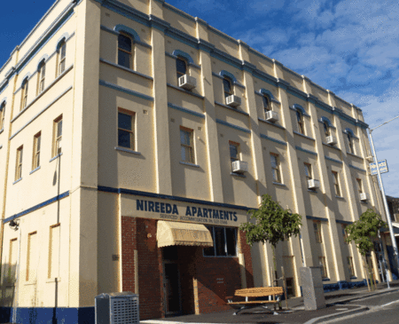 Apartments Nireeda on Clare - Lightning Ridge Tourism