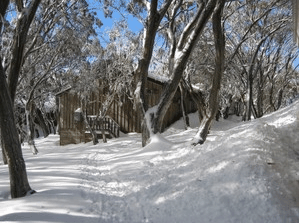 Akla Ski Lodge - Lightning Ridge Tourism