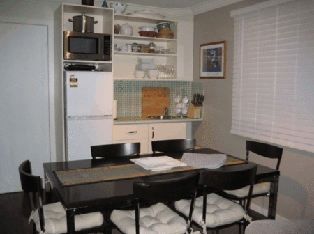 Pinnacle View Apartments - Lightning Ridge Tourism 3