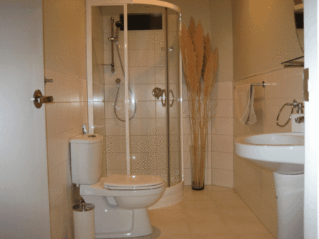 Pinnacle View Apartments - Lightning Ridge Tourism 4