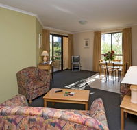 Kingston Court Serviced Apartments - Lightning Ridge Tourism