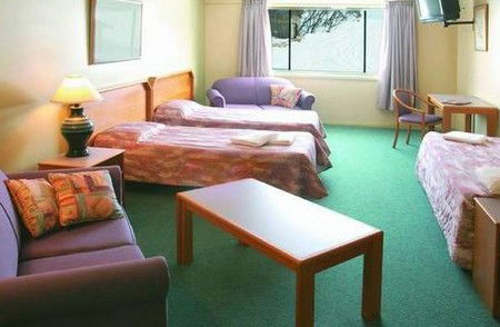 Matterhorn Lodge - Lightning Ridge Tourism 3