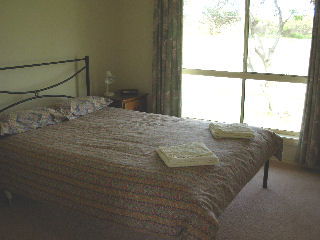 Robe Links Units - Lightning Ridge Tourism 1