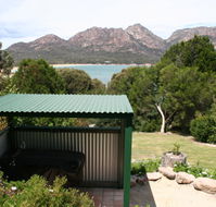 Coles Bay Waterfronters - Lightning Ridge Tourism
