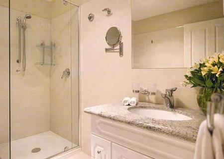 Clarion Hotel City Park Grand - Lightning Ridge Tourism 3