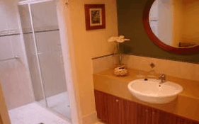 Walton House - Lightning Ridge Tourism