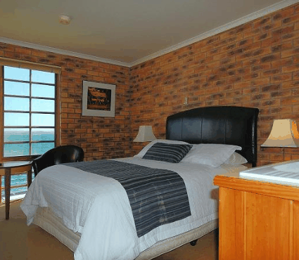 Stanley Village - Lightning Ridge Tourism