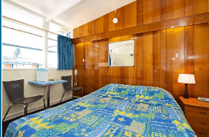 Riverfront Motel  Villas - Lightning Ridge Tourism