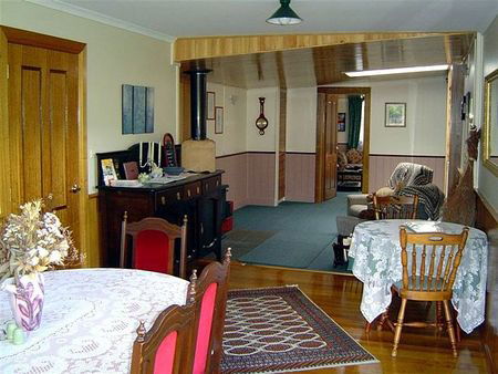 Hamlet Downs Country Accommodation - Lightning Ridge Tourism 0
