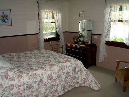 Hamlet Downs Country Accommodation - Lightning Ridge Tourism 3
