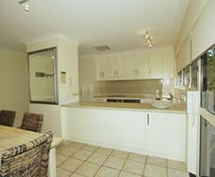 Adrift At Byron Bay - Lightning Ridge Tourism 3