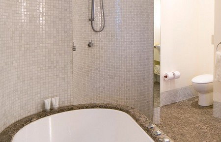 Beach Suites - Lightning Ridge Tourism 4