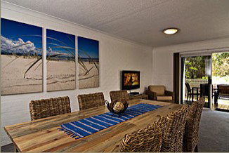 Airlie In Byron - Lightning Ridge Tourism 0