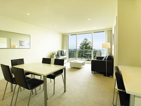 Oaks Liberty Towers - Lightning Ridge Tourism 4