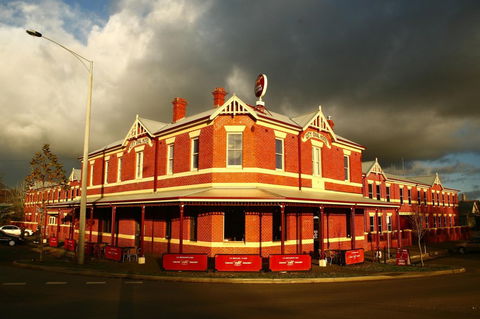 Lake Inn Ballarat - Lightning Ridge Tourism 2