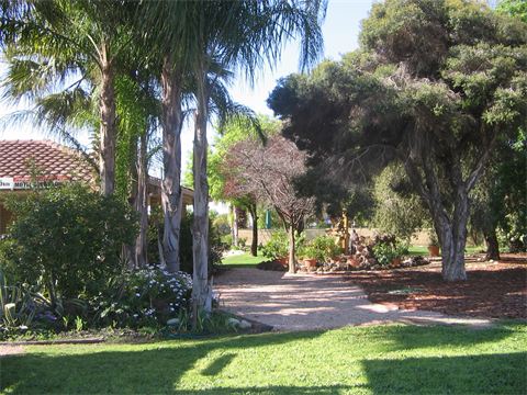 Orana Motor Inn - Lightning Ridge Tourism 3