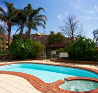 Quest Royal Gardens - Lightning Ridge Tourism
