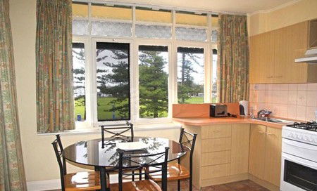 Bayview Apartments - Lightning Ridge Tourism 0