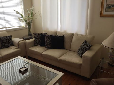 Apartments On-The-Park: March - Lightning Ridge Tourism 4