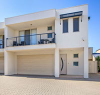 Century 21 SouthCoast The Residence - Lightning Ridge Tourism