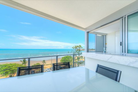 Salt Apartments - Lightning Ridge Tourism 0