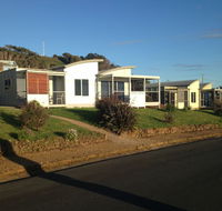 Azzure Beach Houses - Lightning Ridge Tourism