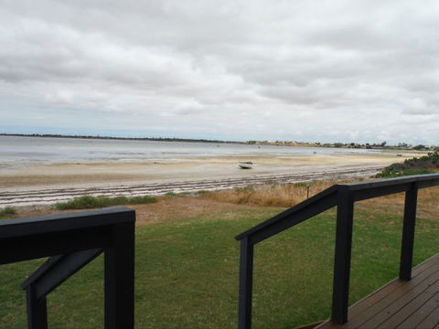 Sea Escape - Lightning Ridge Tourism 0