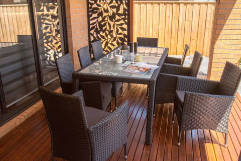 Sea Escape - Lightning Ridge Tourism 7