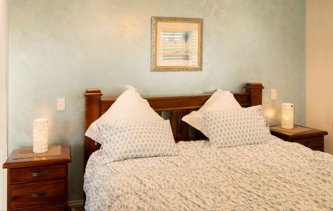 Sea Escape - Lightning Ridge Tourism 12