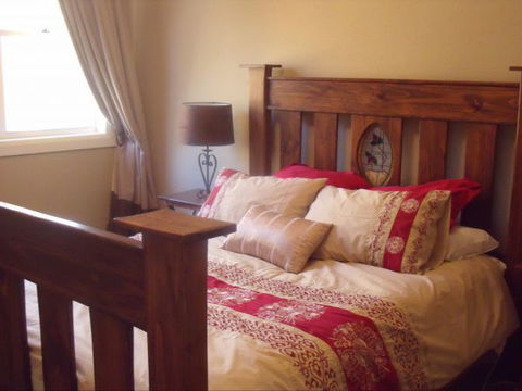 White Cedars Cottage - Lightning Ridge Tourism 2