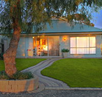 17 QED Lakehouse - Lightning Ridge Tourism